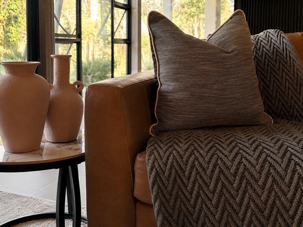 The Noir Cushion