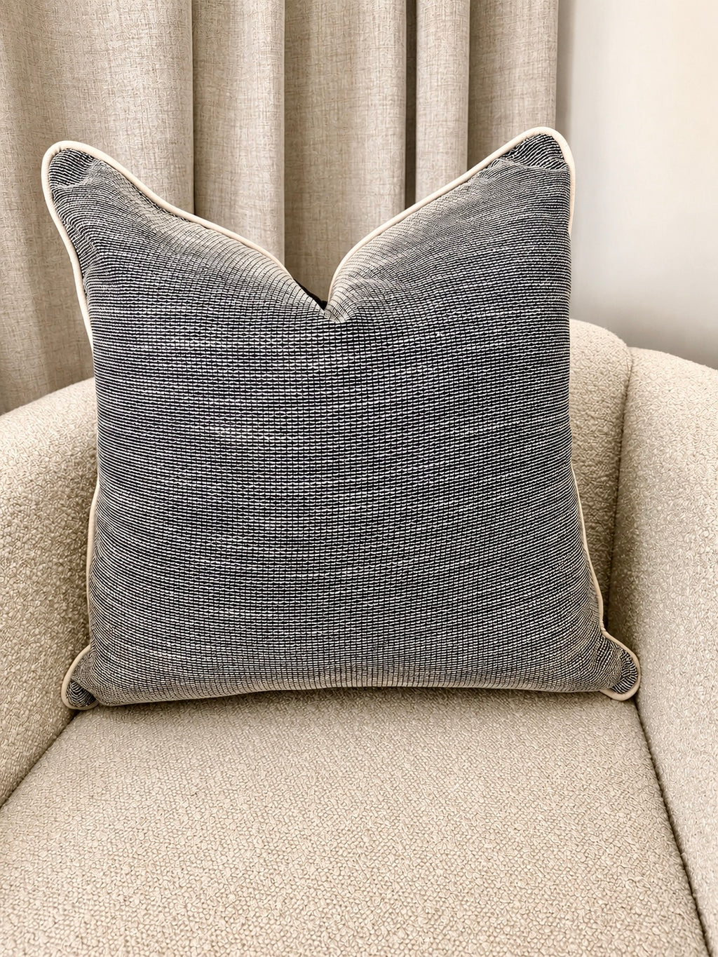 The Noir Cushion